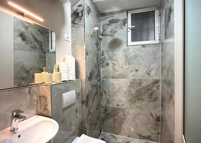 Voyage * تيرانا